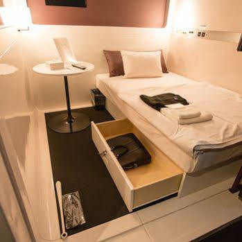 First Shinbashi Atagoyama Capsulehotel *