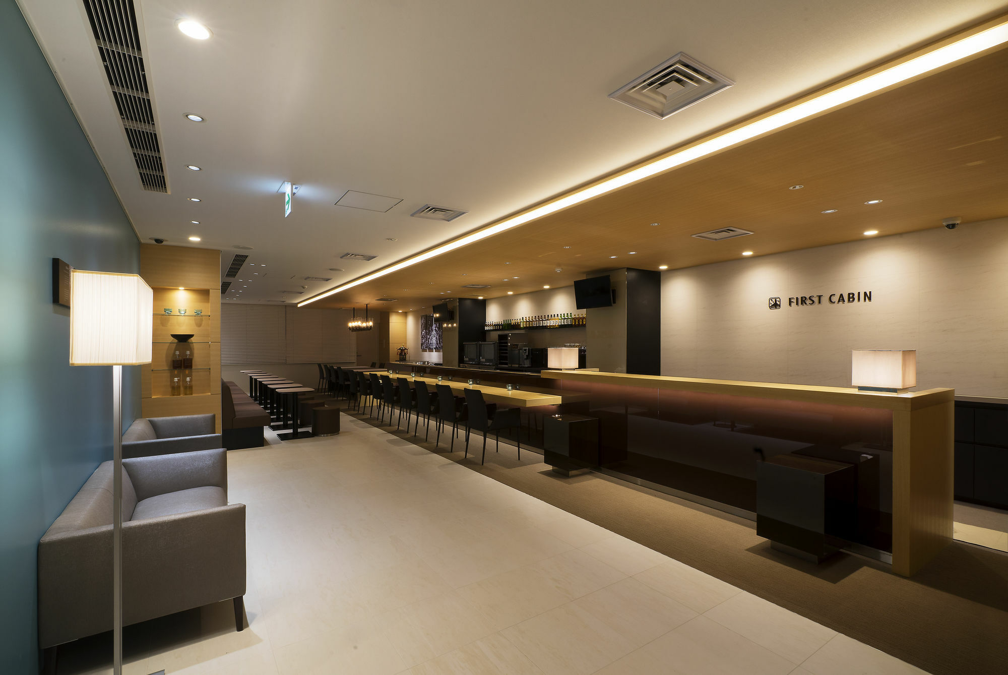 First Shinbashi Atagoyama Capsulehotel